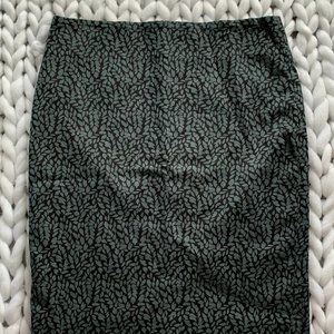 2/$12 3/$15 Loft Leaf Print Black Pencil Skirt